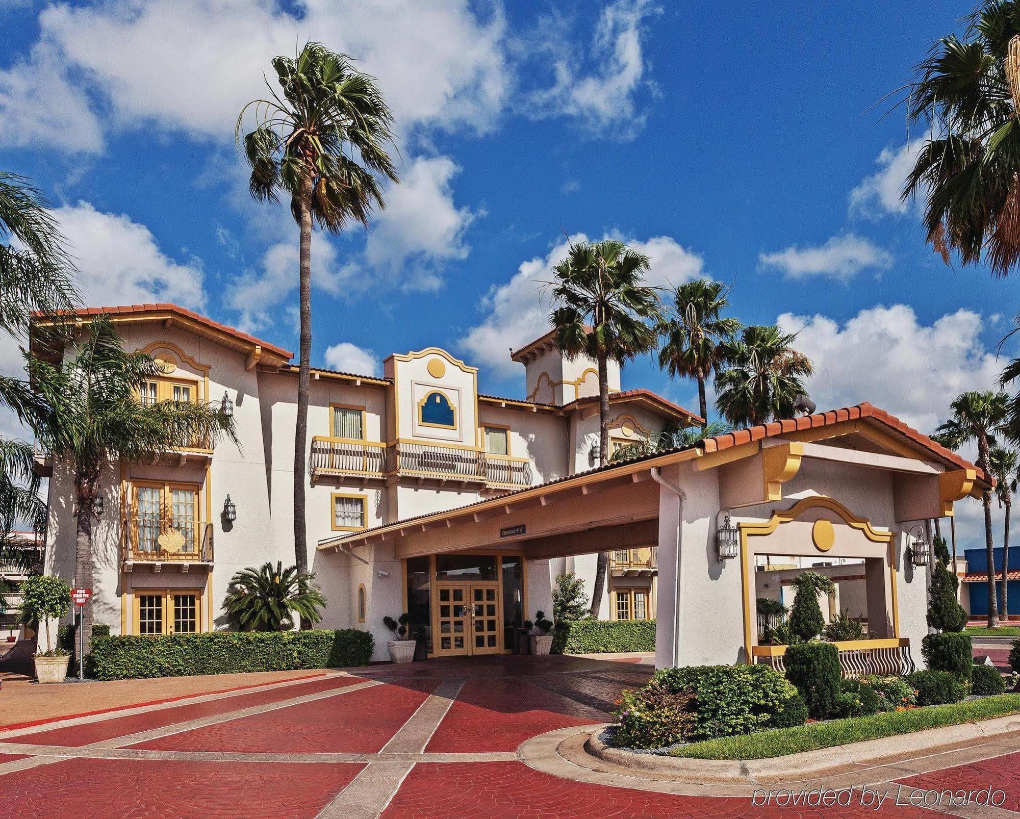 Отель La Quinta By Wyndham Mcallen La Plaza Mall Экстерьер фото